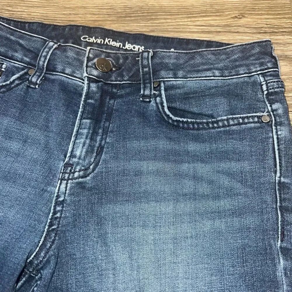 Calvin Klein City Short, Color Blue Size 2 - Picture 2 of 6